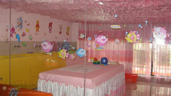 少飛游泳館實體店