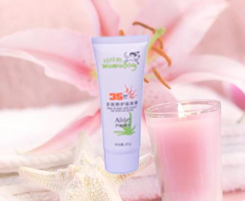 娃娃狗多效修護(hù)隔離霜(蘆薈)