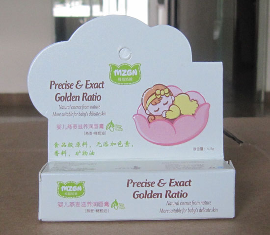 拇指姑娘yinge燕麥滋養(yǎng)潤(rùn)唇膏