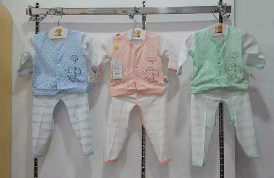 圣嬰島開檔帶扣內(nèi)衣套裝