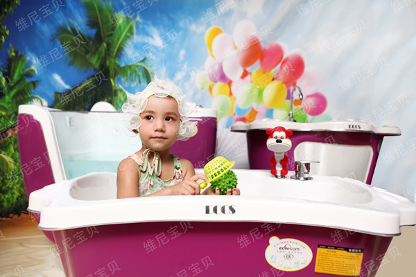 維尼寶貝長(zhǎng)形浴缸