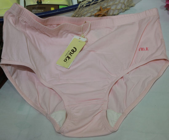 ơơС�~(y��)�y�x��Ůͯ������(n��i)ѝ���ͷ�ɫ