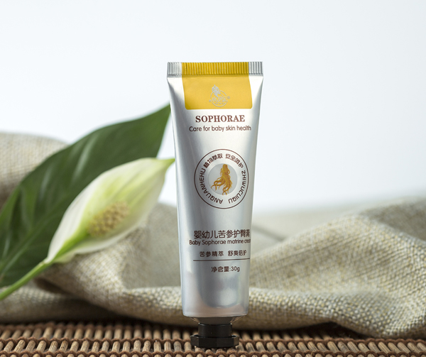 小貝樂yingye苦參護(hù)臀膏.jpg 小貝樂yingye苦參護(hù)臀膏.jpg