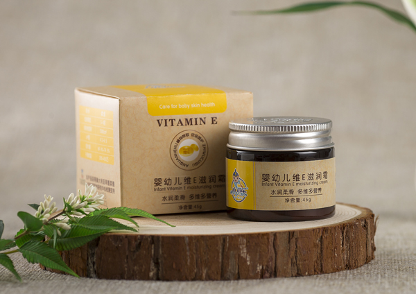 小貝樂yingye維E滋潤霜.jpg 小貝樂yingye維E滋潤霜.jpg