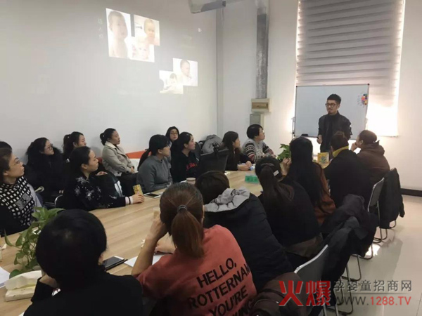 ������ݚ�D(zhu��n)�@ô����У�ֻ��һ��(g��)������