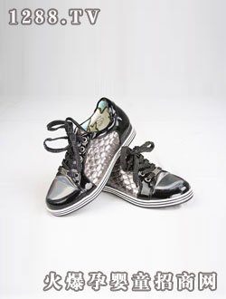 ��ͯ���e��Ь