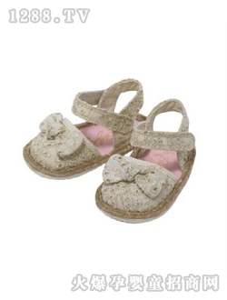 �Ë����ɫ��Ь