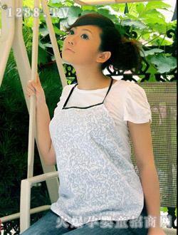 ����ɭ��ɫ��ݗ��Ƕ�