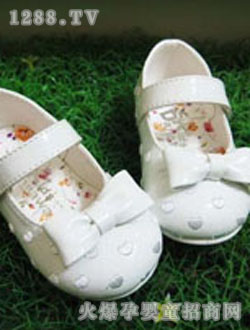 ���Ͳ���ɫ����ŮͯЬ