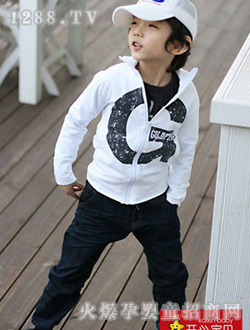 開(kāi)心寶貝白色休閑童裝