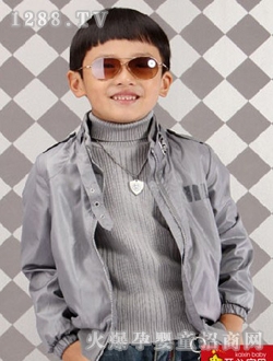 開(kāi)心寶貝銀白色童裝