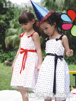 ͯԒ(hu��)���°�ɫ�L(zh��ng)���B��ȹ