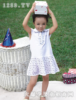 ͯԒ(hu��)���°�ɫ�B��ȹ