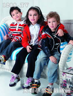 �������b