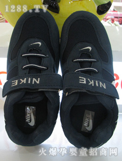 ��ͯ��ɫ�\(y��n)��(d��ng)Ь