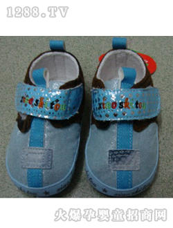 麗嬰房青藍(lán)yinge鞋