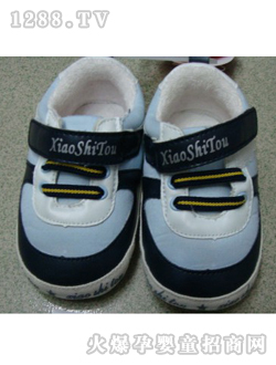 麗嬰房青配黑yinge鞋