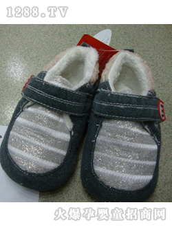 麗嬰房灰色點亮yinge鞋