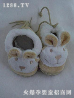 Ĭ˼��ɭ��ͨС��yingeЬ