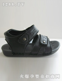 ��؈֮����ɫƤ��Ь