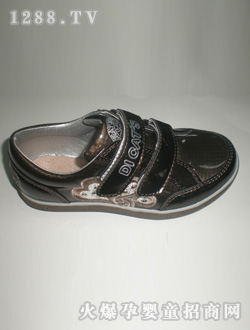 ��؈֮����ɫ�r��ŮͯЬ