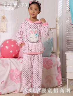 ��¶�ҷ�ɫŮͯ���b