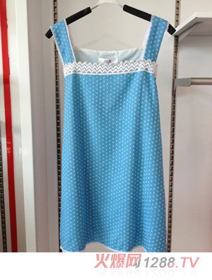 ��+����ݗ����{(l��n)ɫ�c��