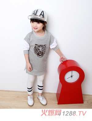 ���c(di��n)�neͯ��Ů�������b��ɫ