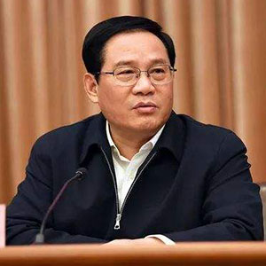 �������e����  ��